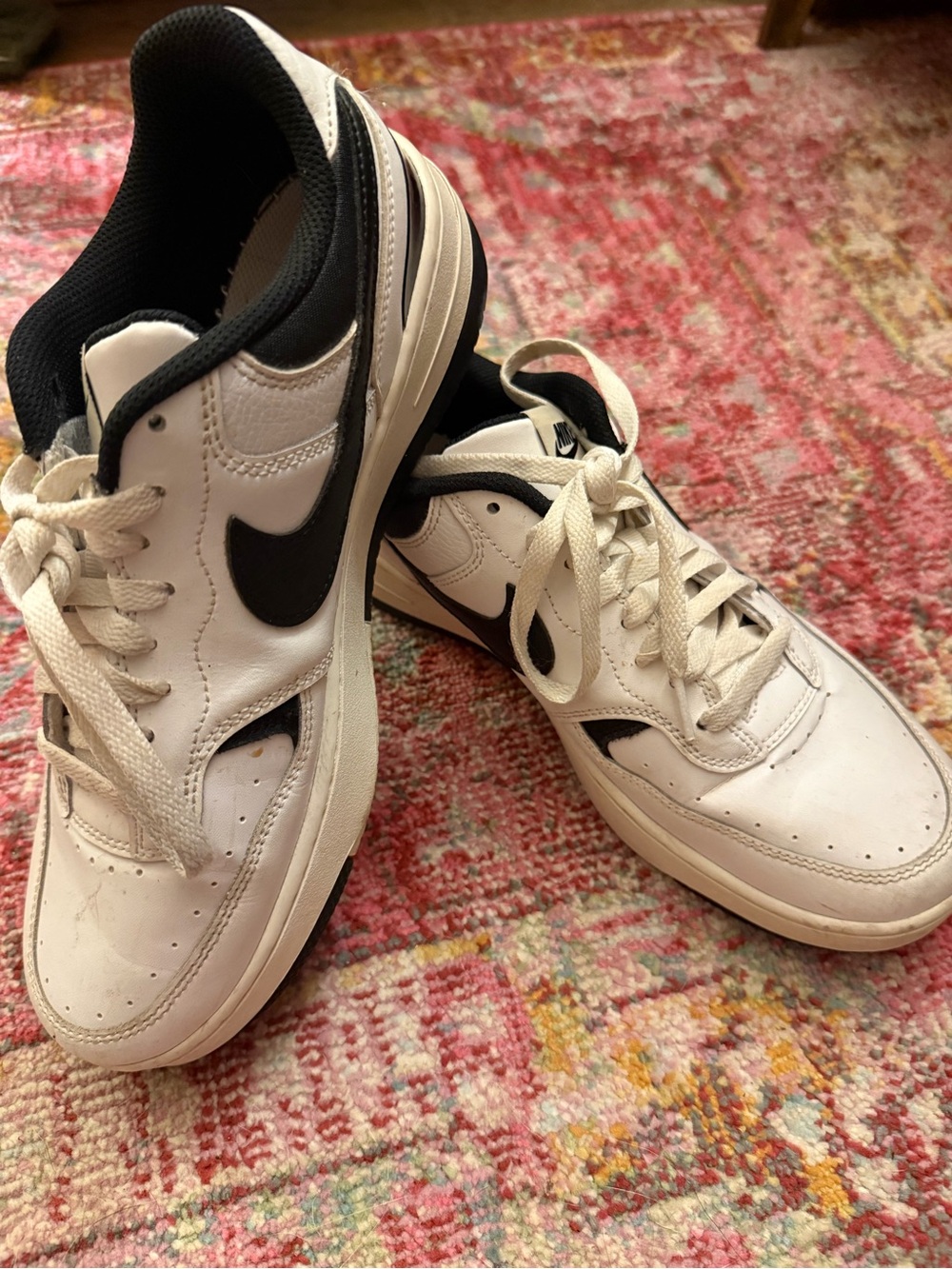 Nike White and Black Women's Low-Top Sneakers